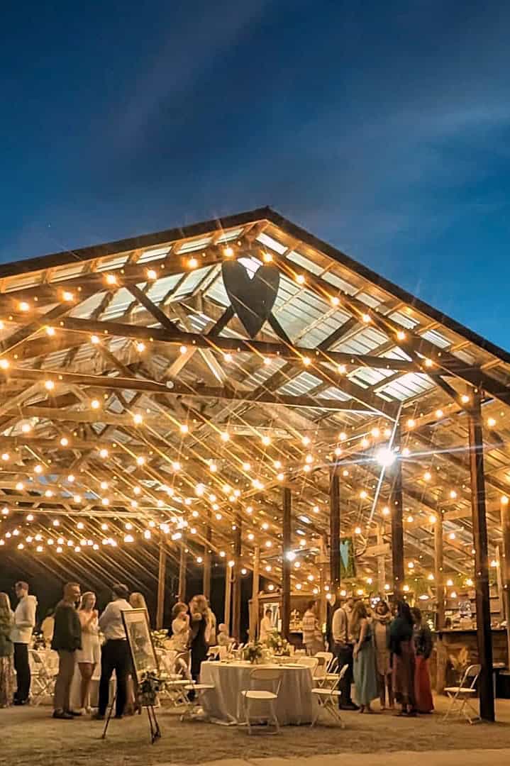 The Pros & Cons of Having a Barn Wedding: Is It Right For You?