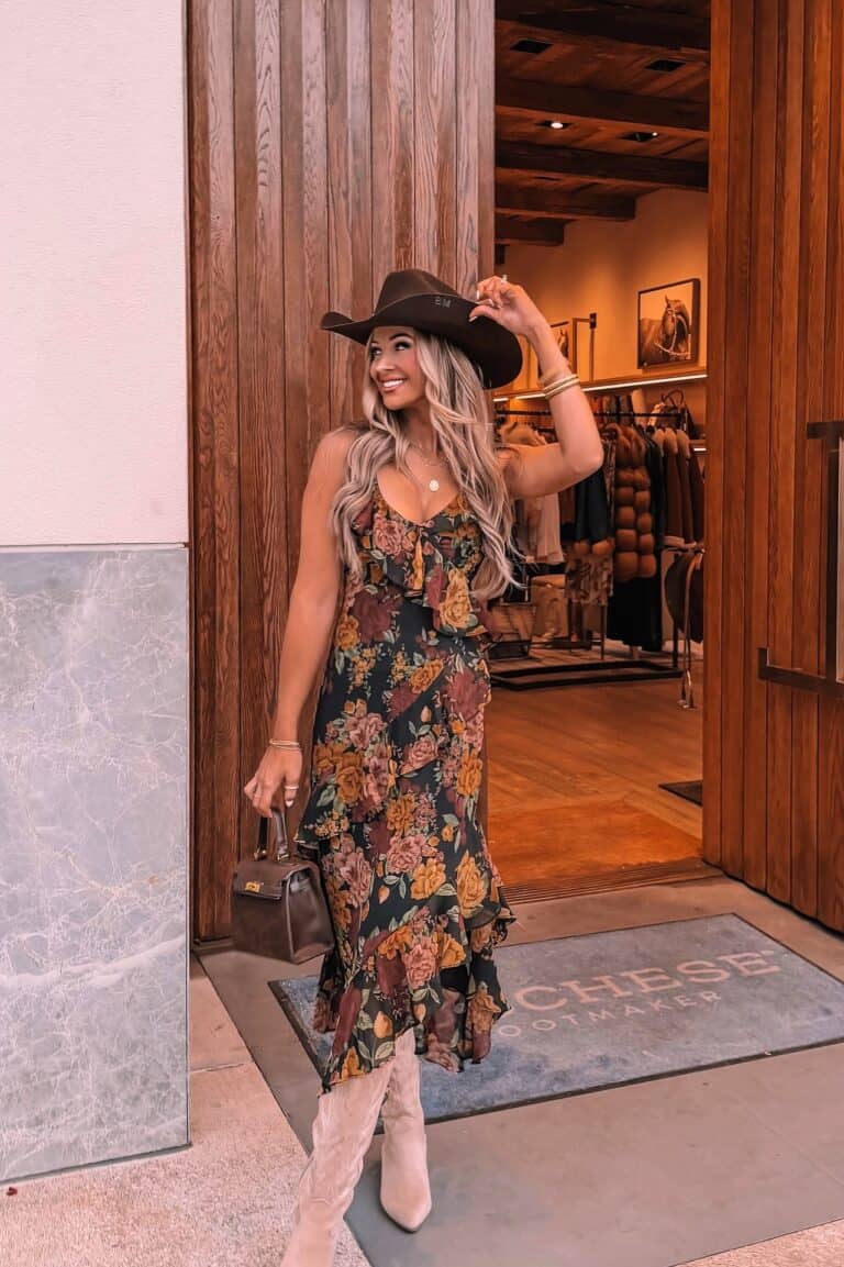 17 Trending Barn Wedding Guest Outfits